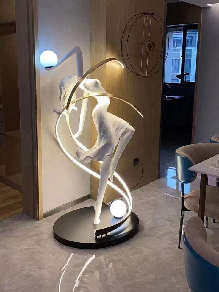 DANCING WOMAN SCULPUTER LIGHT