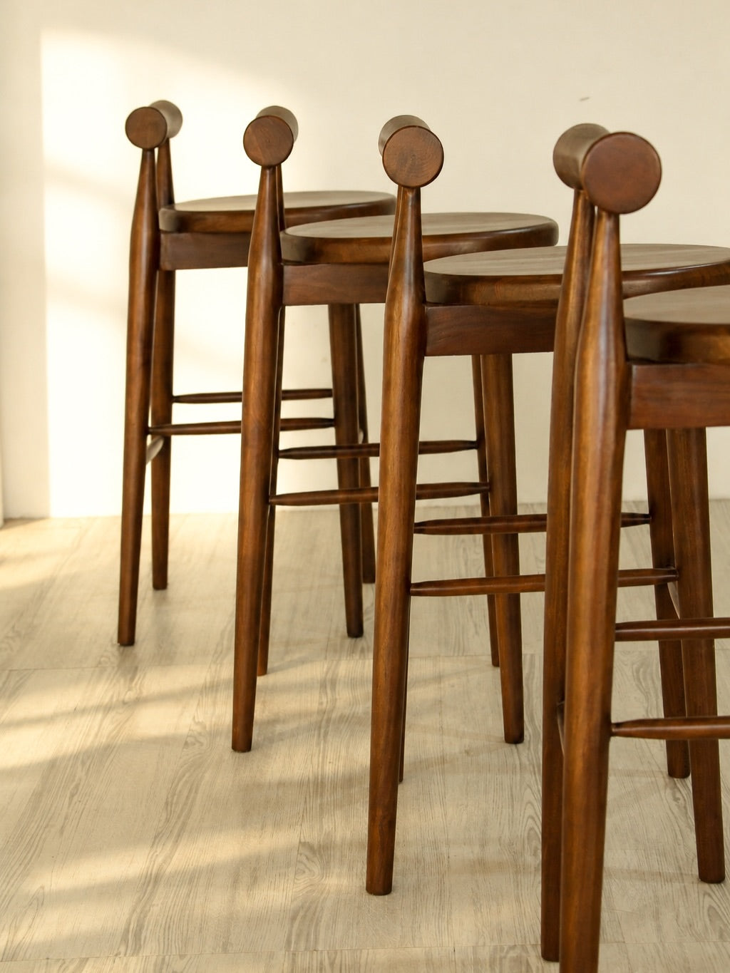 NORDIC CREST BAR STOOL