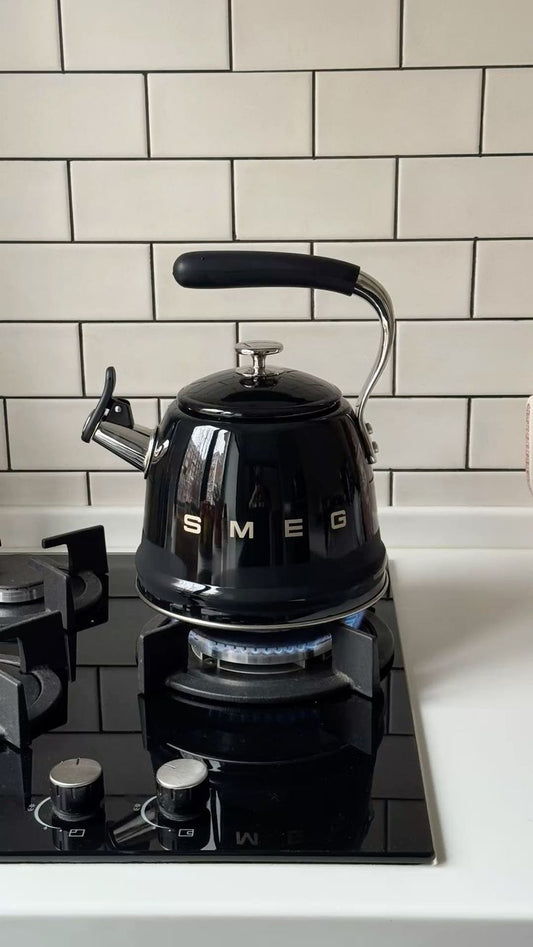 SMEG WHISTLING KETTLE